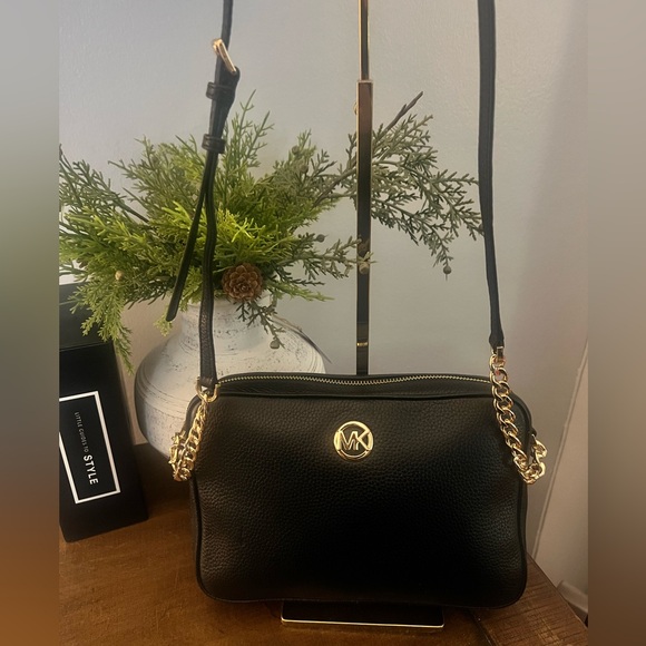 MICHAEL Michael Kors Handbags - Michael Kors Fulton Crossbody (NWT)